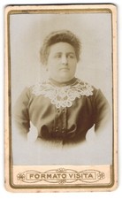 Fotografie Dame mit rundem