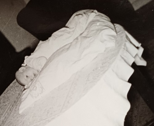 Baby säugling liegt 1954 - säugling,