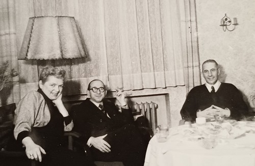 Silvester 1952 lachende frau - silvester,