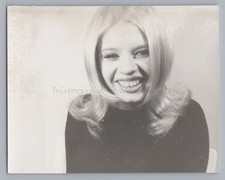 Blonde junge Frau - Portrait -