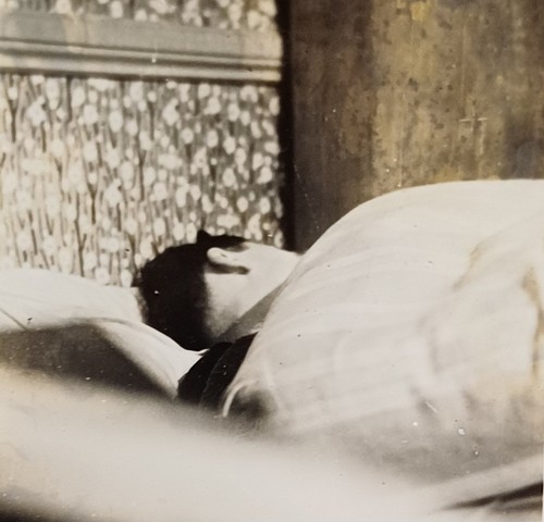 Mann schläft bett heimlich - im,