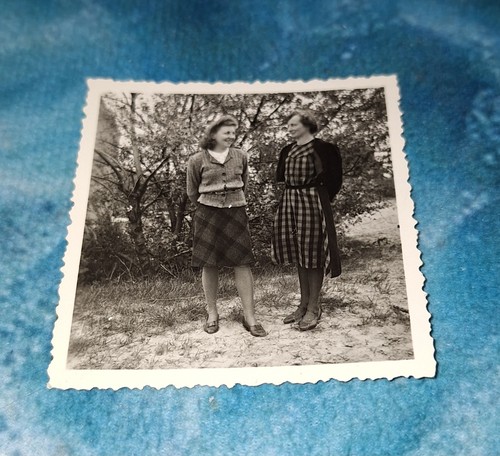 Altes foto junge frauen 30er - junge,