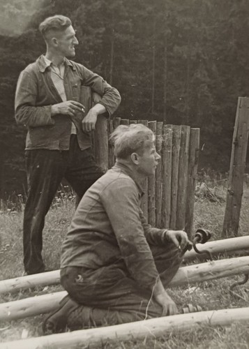 Zwei männer arbeiter - zwei,
