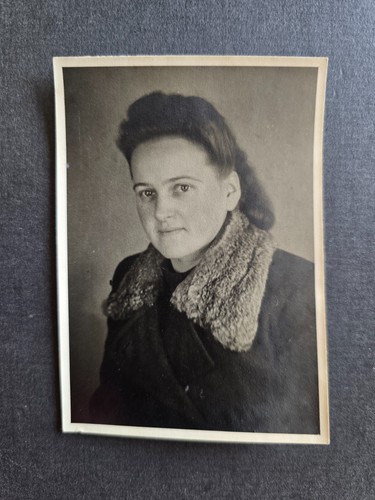 Foto junge frau - -,